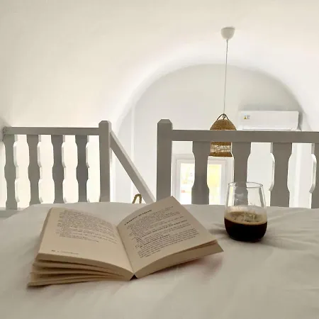 Apartment Mayema Cycladic House In Santorini With Sea View